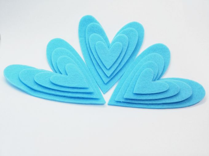 Corazones troquelados color azul baby - 3 Set por 4 corazones cada uno