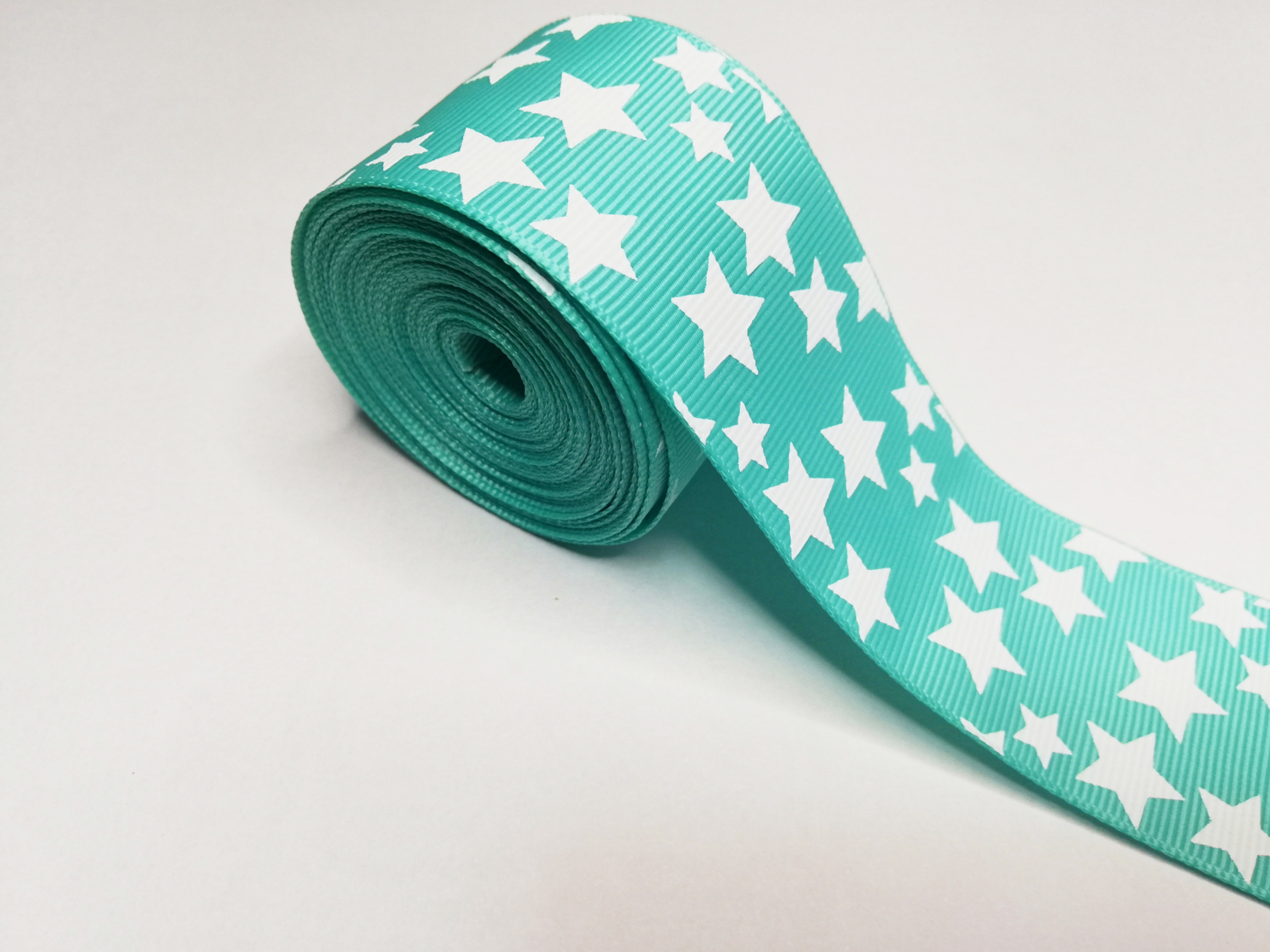 Cinta verde estampada de estrellas de 3.8 cm