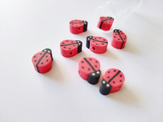 Figura de mariquita y letras para bisutería y manualidades