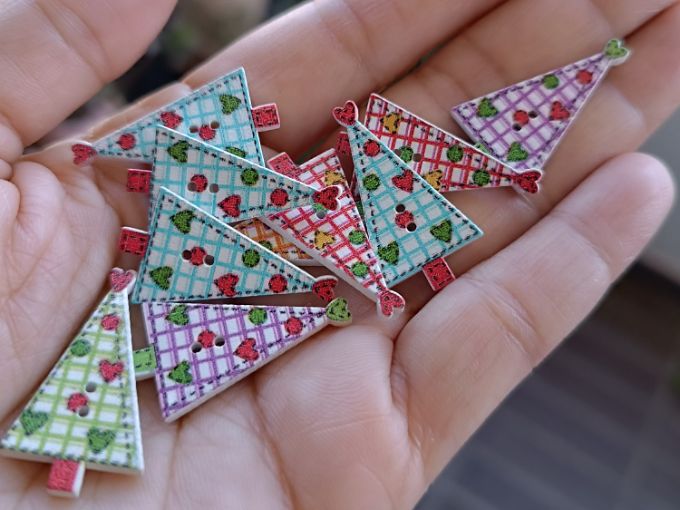 Botones de madera arbolitos