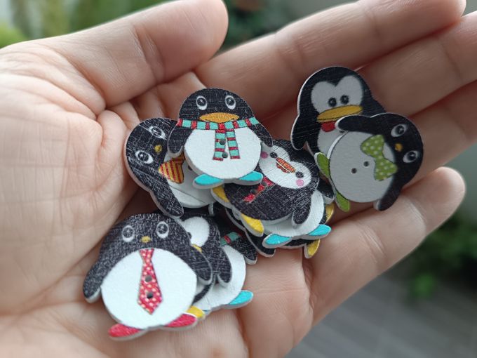 Botones de madera pingüino
