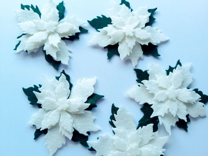 Poinsettias crema troqueladas para armar - x 5 unidades