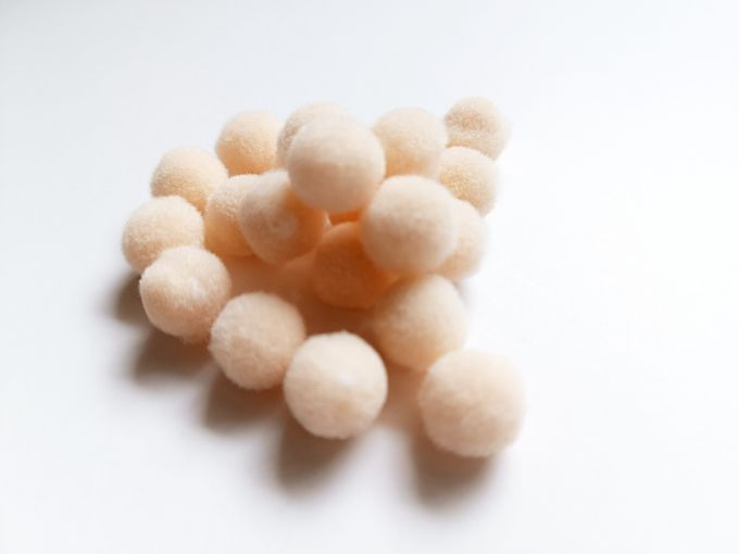 Pompones suaves camel - De 1.5 cm x 20 unidades